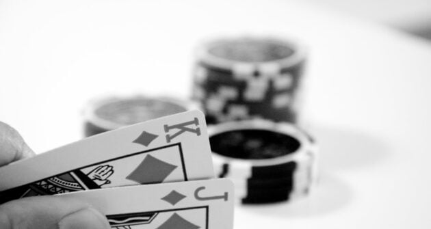 Cards and Chips svartvit